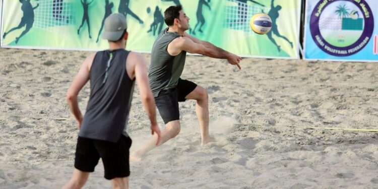 مشتركة عدة اندية ببطولة الطائرة الشاطئية في بغداد