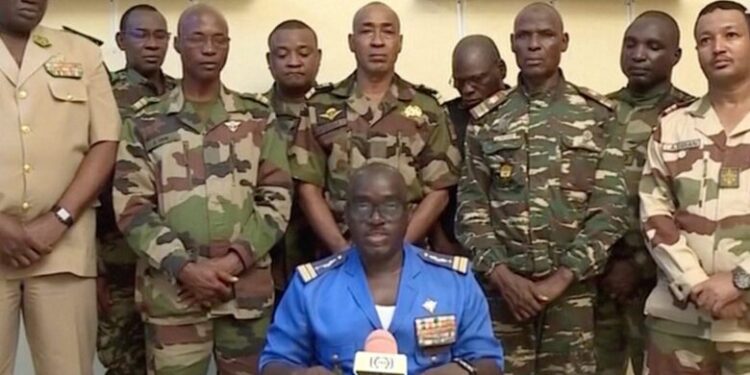 فرنسا تدعم بحزم (جهود ايكواس) للقضاء على انقلاب النيجر