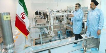 إيران تخفض تخصيب اليورانيوم و توقف “مهاجمة القوات الأمريكية”