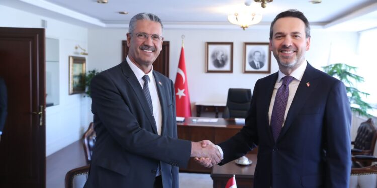 تركيا تقود “وساطة تسوية” تخص أزمة تصدير نفط كردستان