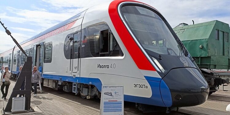 ازاحة الستار عن أحدث القطارات الكهربائية في روسيا