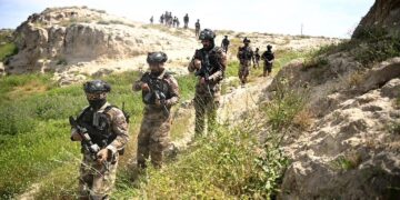 بعد مقتل الجندي الفرنسي ,, القوات العراقية والتحالف يلاحقون داعش في صلاح الدين