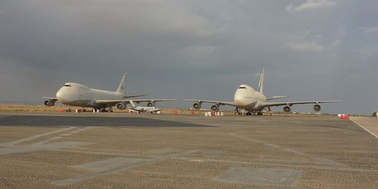 مزاد لبيع “طائرتين عراقيتين” في تونس