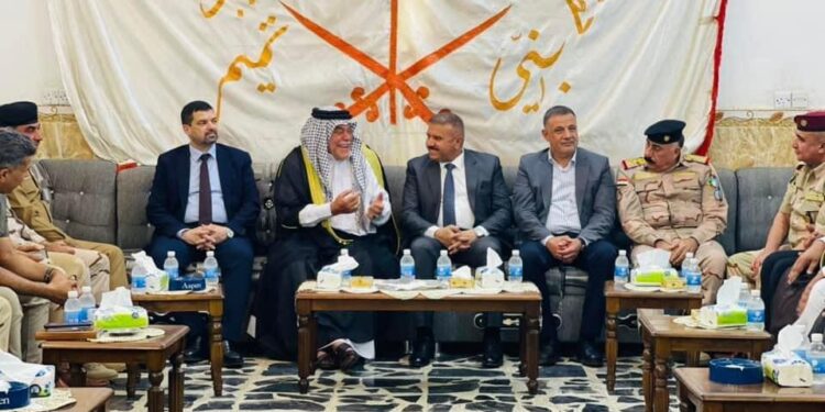 وزير الداخلية يزور مضيف احد شيوخ بني تميم في ديالى