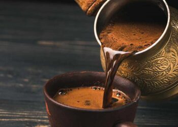 القهوة… صراع الحلال والحرام في رشفة