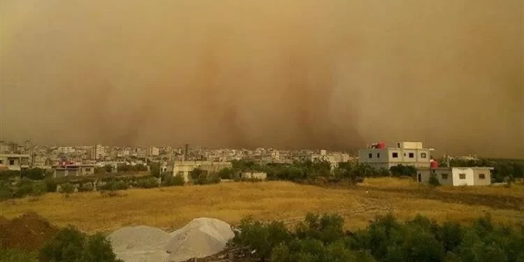 مكة المكرمة .. عواصف شديدة “سيول ورياح وسقوط أعمدة إنارة”