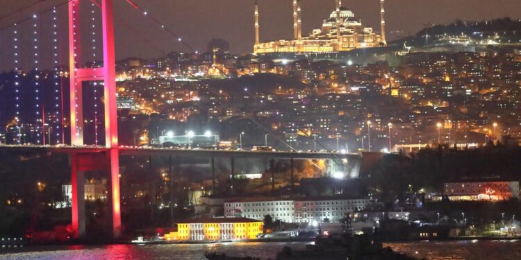 انفجار ضخم في ميناء تركي