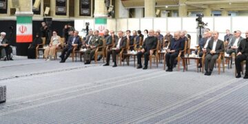 خامنئي يوصي رئيسي بإبطال مفعول العقوبات بــ”موازاة المفاوضات”