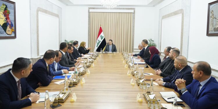 السوداني يرأس اجتماعاً لمتابعة إنجاز حساب الخزينة الموحد وإجراءات الدفع الإلكتروني pos