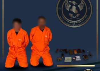 النجف .. القبض على 2 اشخاص قاموا بوضع قنبلة يدوية في سيارة مدير احدى المستشفيات اضافة الى تهديهم 5 موظفين