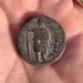 طفل يعثر على قطعة نقود عمرها 1800 عام