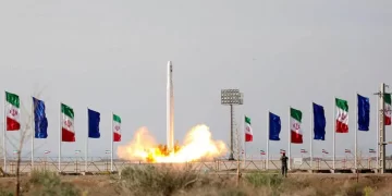إيران .. بدء العمل على تصنيع قمريْن صناعيين جديدين