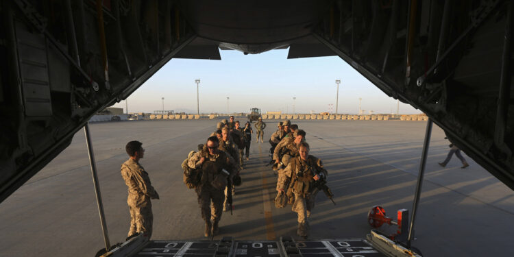 العصائب تكشف عن دخول 2500 جندي امريكي الى العراق