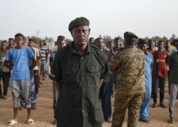السودان .. الاشتباكات متواصلة .. وقوى سياسية تجتمع في أديس أبابا الاثنين