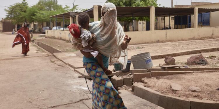 تحذير أممي يرصد انتهاكات خطرة لـ “استهداف الماليات” ترتكبها قوات محلية وعناصر أجنبية يعتقد أنها “فاغنر”