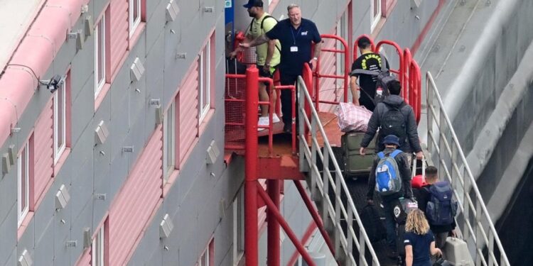 اتفاق (بريطاني – تركي) لإبطاء تدفق المهاجرين ومكافحة شبكات المهربين