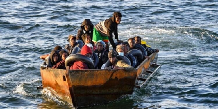 غرق (41 مهاجرا) قبالة السواحل الإيطالية