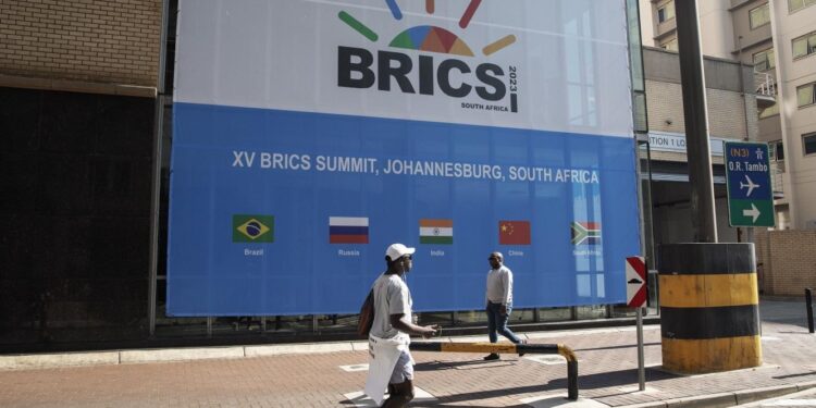 ترقب عالمي لانطـــلاق “قمة بريكس” بجنوب أفريقيا