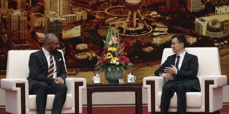 وزير الخارجية البريطاني .. منتبهـــون للخـــلافات مع الصين