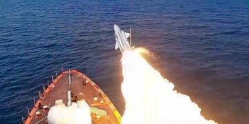 روسيا تعلن تدميـــر “قارب عسكري أمريكي” قرب جزيرة الثعبان‎