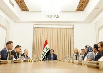 السوداني يترأس اجتماعاً خُصص لبحث آليات توطين الصناعة الدوائية في العراق