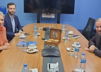 السفير الإيراني في بغداد يناقش مع بلاسخارت (نزع سلاح المجاميع المسلحة)