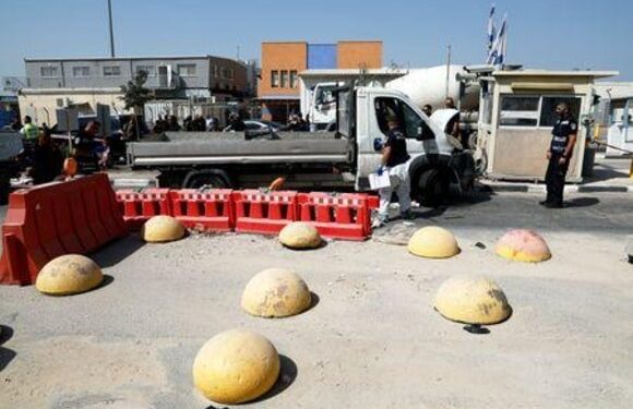 فلسطيني يدهس جنديا إسرائيليا