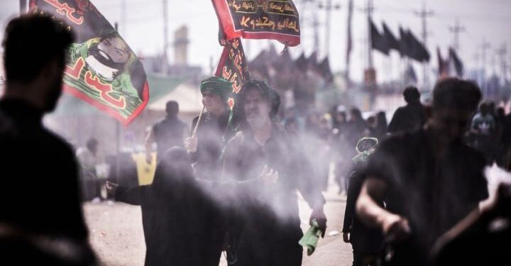 إيران تعلن إرسال (400 طن من الأدوية) إلى العراق