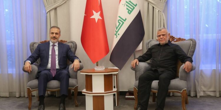 العامري يلتقي وزير الخارجية التركي