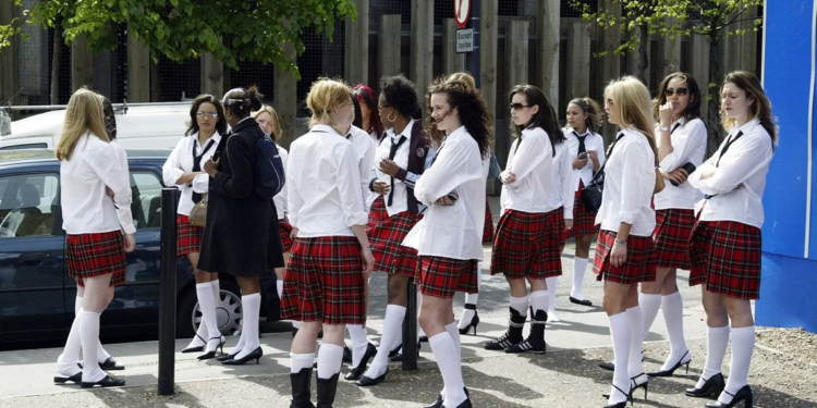 التحرش الجنســي “شائــــع” بين طلبة مدارس إيرلندا وبريطانيا