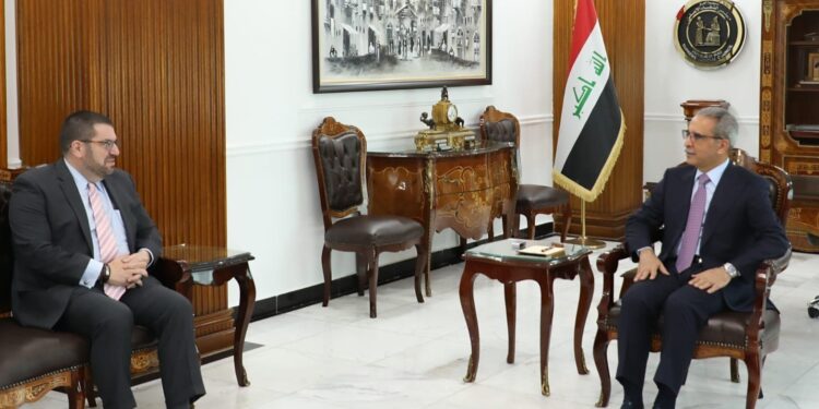 رئيس مجلس القضاء الاعلى يستقبل نائب السفير الامريكي