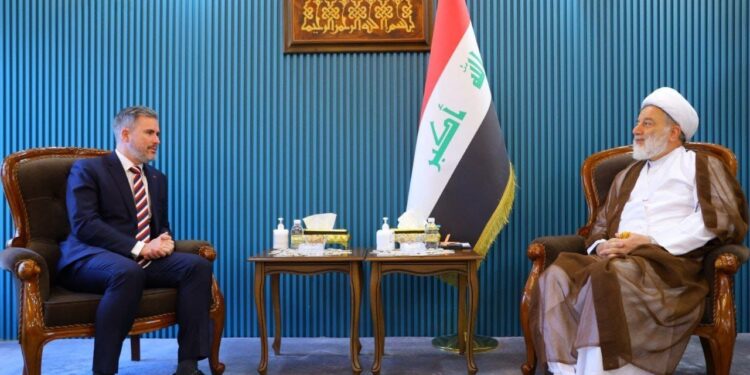 همام حمودي يلتقي السفير الكندي