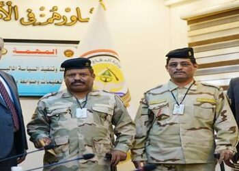 وزير الدفاع يشرف على توزيع مكافأة “جرحى الجيش”