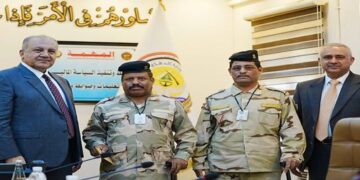 وزير الدفاع يشرف على توزيع مكافأة “جرحى الجيش”
