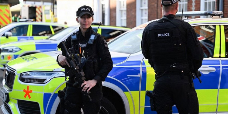 بريطانيا .. ضبط 3 أشخاص يشتبه في تجسسهم لصالح روسيا‎