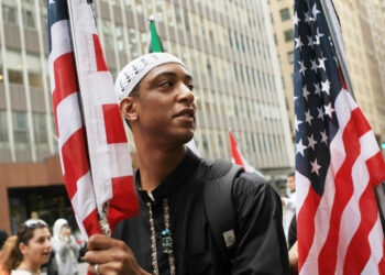 توقيــع عمدة نيويورك (مرسوماً تاريخياً) يلاقى ترحيباً من الجالية المسلمة