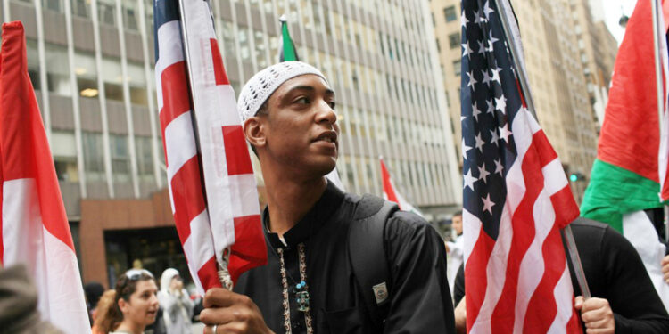 توقيــع عمدة نيويورك (مرسوماً تاريخياً) يلاقى ترحيباً من الجالية المسلمة