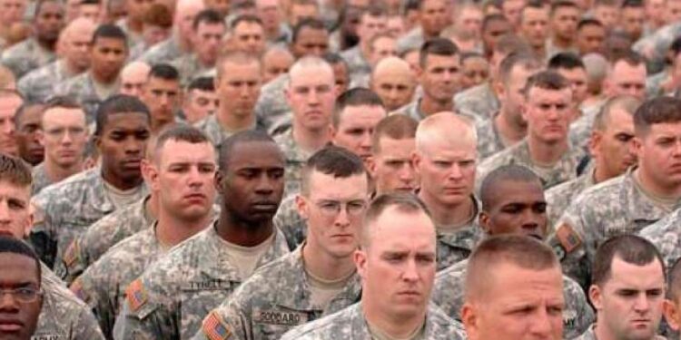 الجيش الأمريكي يقرّ بتسجيل 17 وفاة بين جنوده في احدى القواعد