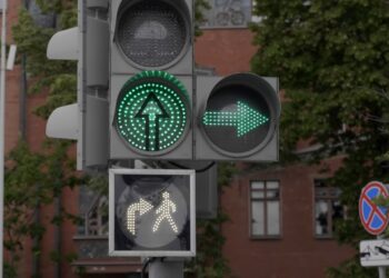 تاريـــخ إشارات المرور