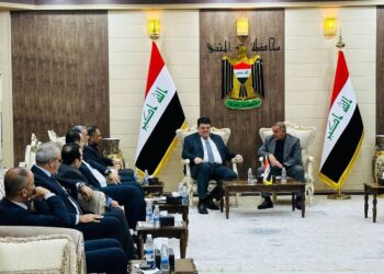 فريق التواصل بمكتب رئيس الوزراء يطلع على “المشاريع المتلكئة” في محافظة المثنى