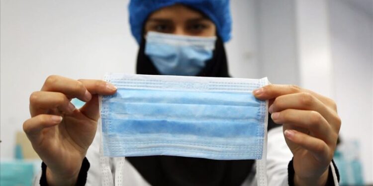 كمامات شائعة قد تسبب السرطان .. “تحذيـــر”