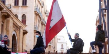 تحذيرات ودعوات عاجلة لمغادرة لبنان