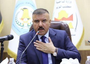 وزير الداخلية.. لا يمكن إنهاء عقد فحص المركبات الإلكتروني وسنخفض أجوره