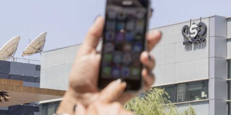 اكتشــــاف برنامج تجسس بهاتف “شخصية روسية بارزة”