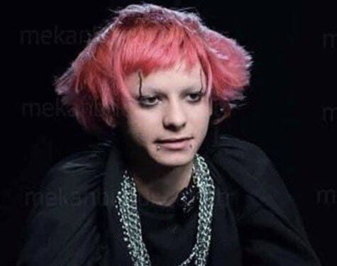 شاب تركي يعلن توبته وينطق الشهادتين ويؤدي مناسك العمرة