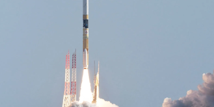 اليابان .. اطلاق صاروخ “ميتسوبيشي” إلى القمر