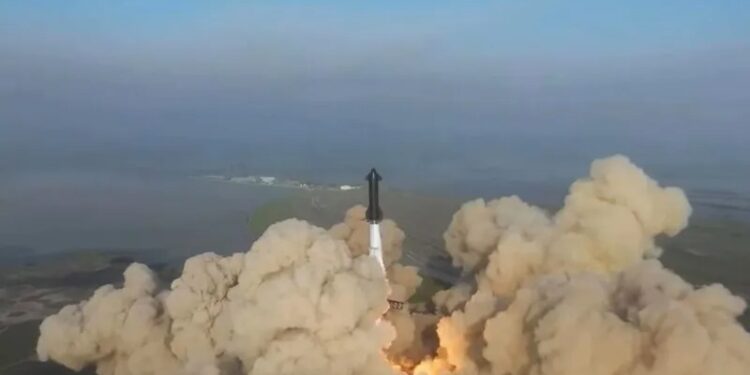 شركة ايلون ماسك تضع صاروخها الفضائي الأقوى على الأرض لـ”إجراء تغييرات شاملة”