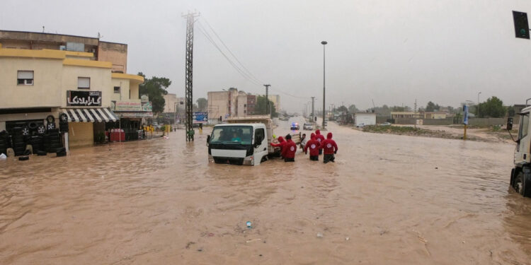 ليبيا ..إعصار “دانيال” يخلف ضحايا ومناطق منكوبة و يتجه إلى مصر