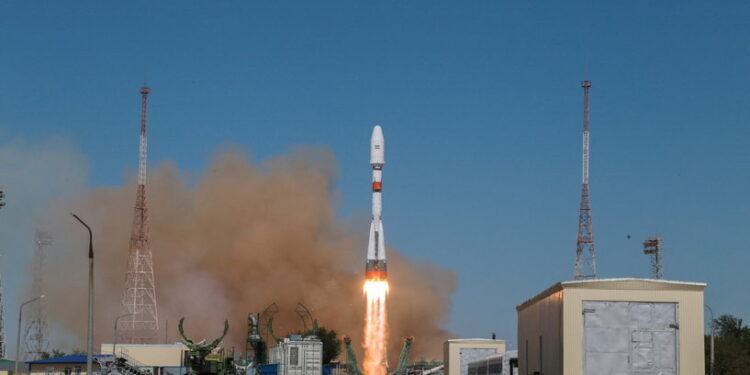 إيران ..  الاعلان عن وضع قمر اصطناعي عسكري جديد في المدار بنجاح