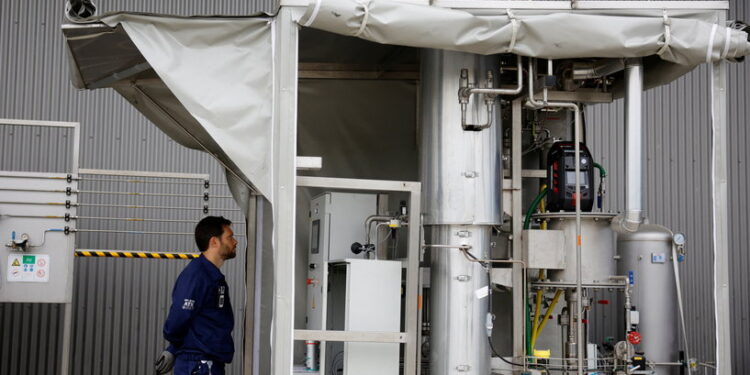 عقد شراكات بين (السعودية وإيطاليا) لتطــوير مشــــاريع “الهيدروجين الأخضر”